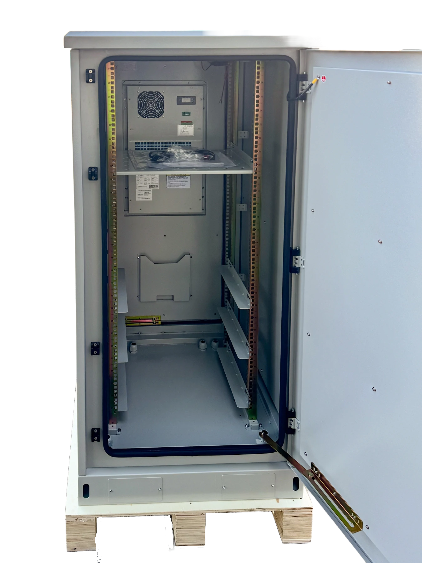 27U outdoor floor-standing integrated cabinet