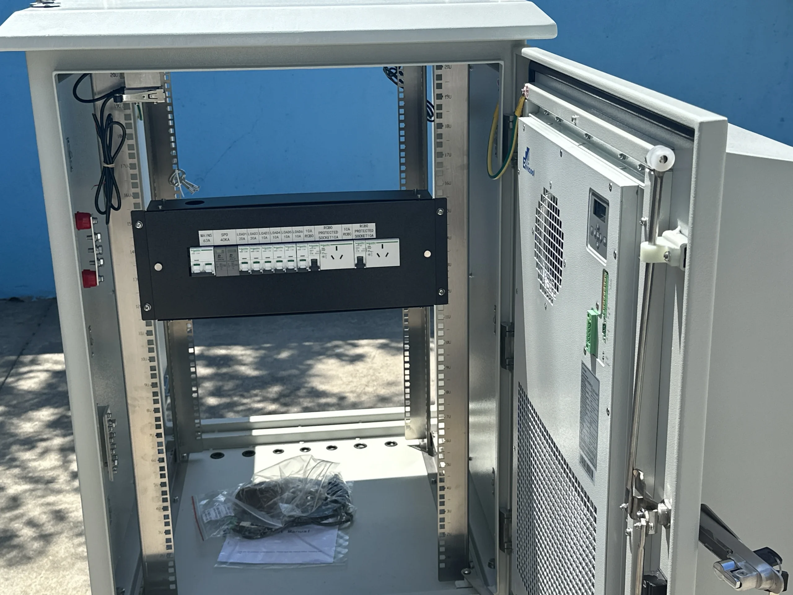 outdoor telecom cabinet